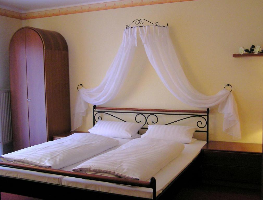 Hotel Pfaffenhof Lich ห้อง รูปภาพ